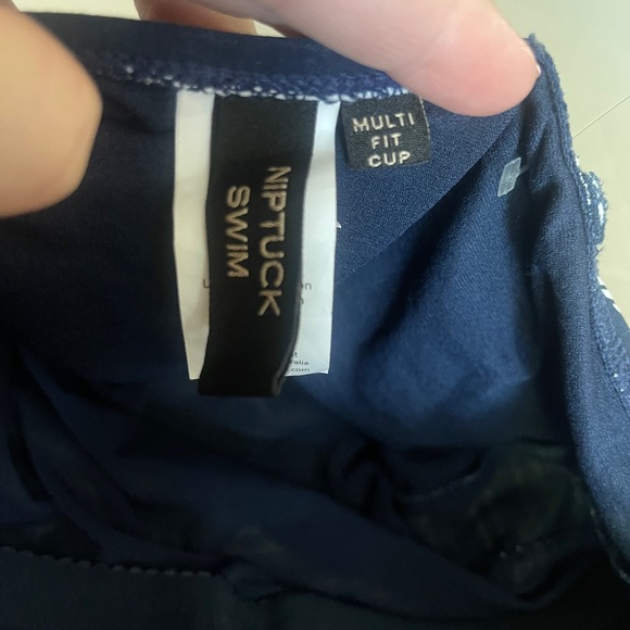 NWT Nip Tuck Swimsuit Joanne 6 blue stripe one-piece multicup fit slimming - Picture 4 of 10